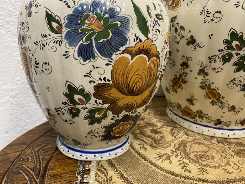 Холандскa порцелановa урнa делфт - вазa с капак урна 3 броя