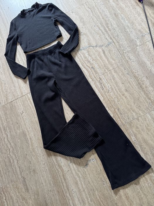 Дамски черен сет къс топ и панталон