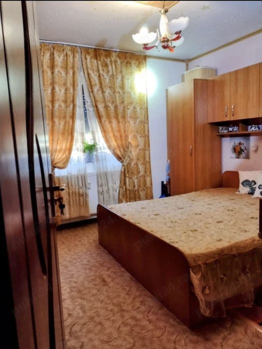 Apartament 4 camere etaj 4 !!!