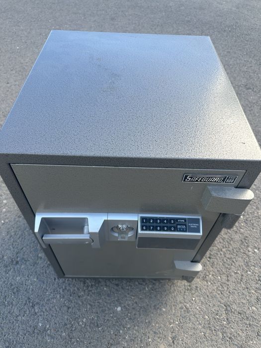 Продам огнестойки сейф Safeguard ESD 680
