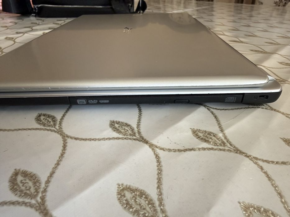 Продам ноутбуки Aser и ASUS.