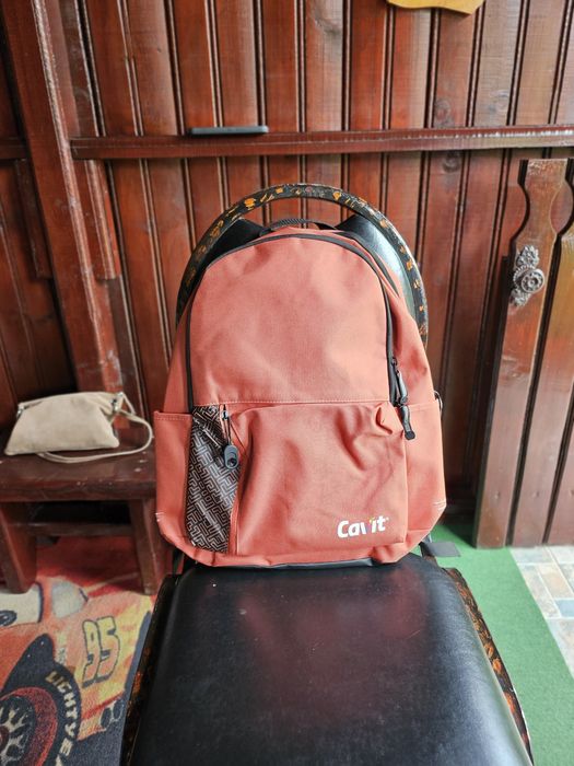 Ghiozdane noi, cu etichetă- 4 bucăți