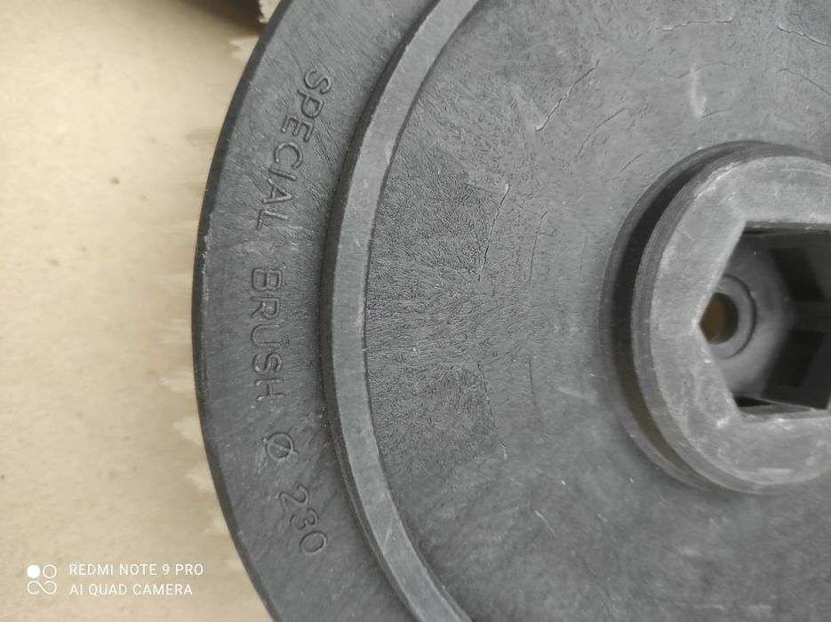 Щетка с пластиковым ворсом