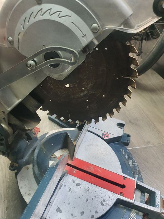 Настолен циркуляр BOSCH GCM 10