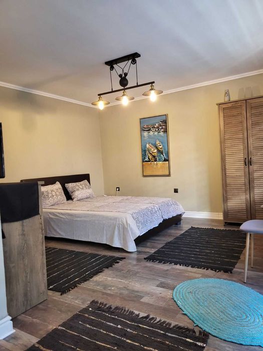 Дава се под наем Едностаен апартамент в Бургас, Център - 44 кв.м за 255 € - Снимка #1