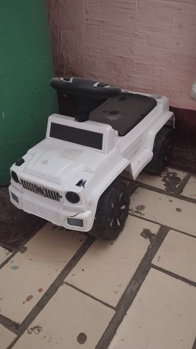 Продам толокар машину