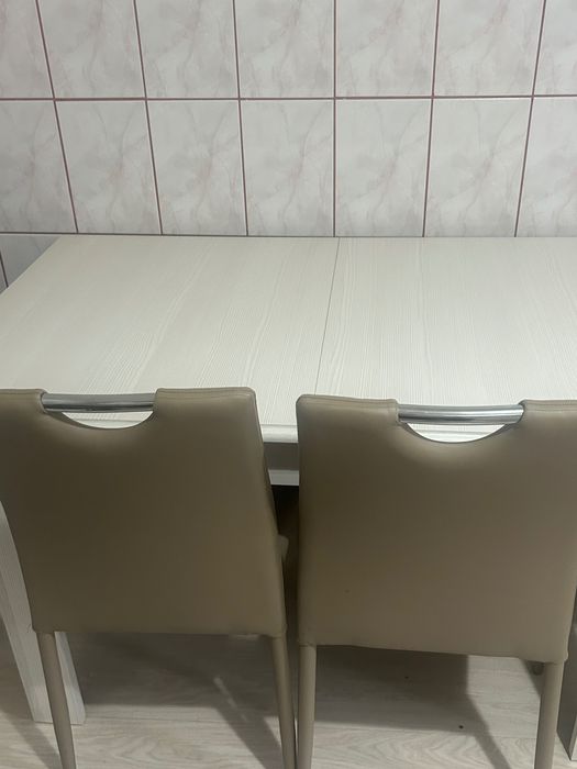 masa extensibila cu 6scaune
