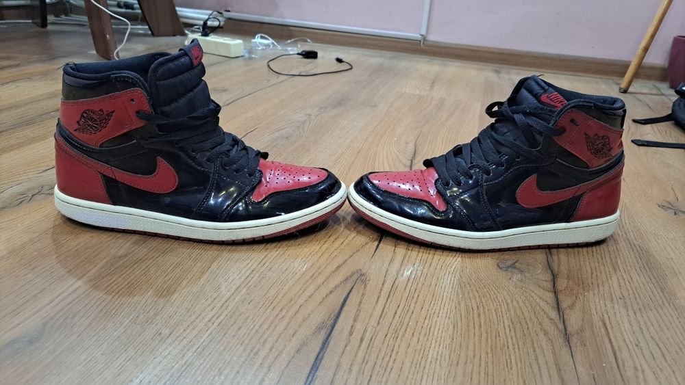 Set 2 perechi de adidași, air jordan marimea 45, jordan patent bred 43