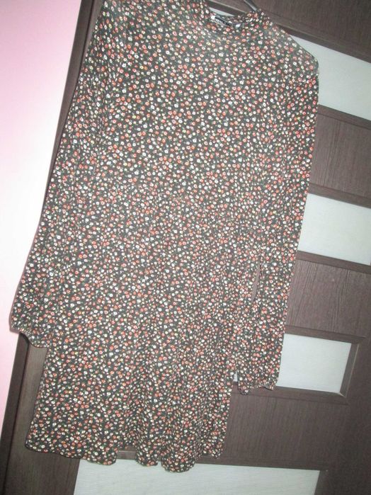 rochie comoda cu floricele M Pull&Bear
