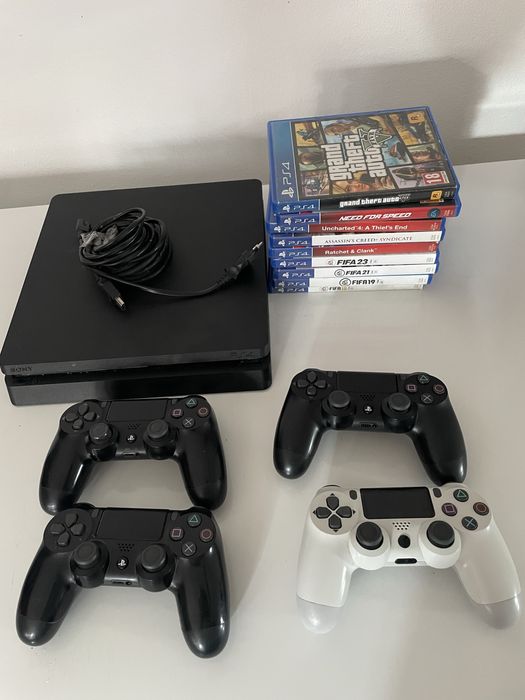 Consolă PS4 Slim + 4 Controlere + 9 Jocuri Top