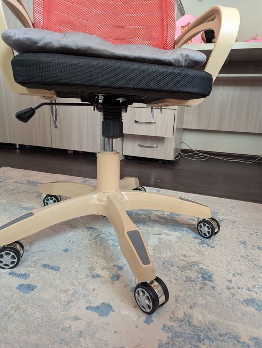 Продам офисный стул