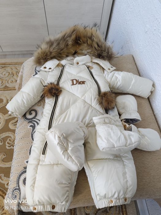 Продается детский зимний комбинезон