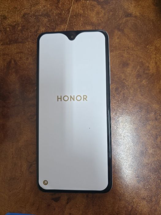Нов мобилен телефон Honor  400 smart