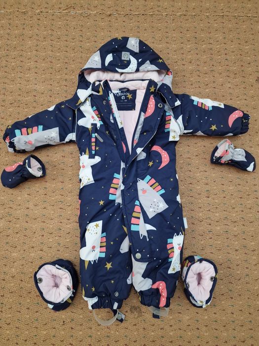 Комбинезон и шапка с шарфом