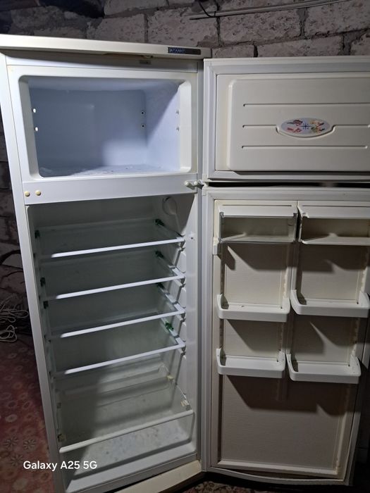 Холодилник буу баяндыда тұр