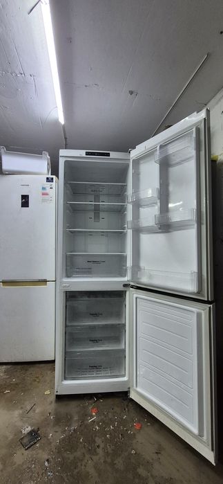 Холодильник  доставка 10000