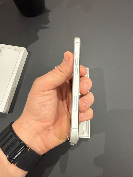 Iphone 17 , 256Gb , white , ca nou , garantie !