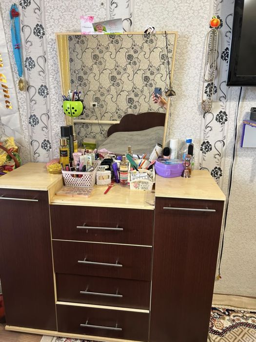 Продам спальный гарнитур