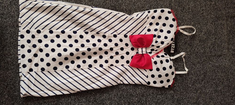 Rochii dama cambrate party , oraș sau sport