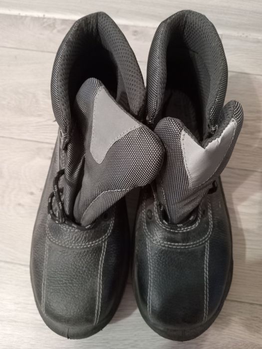 Продам ботинки рабочие