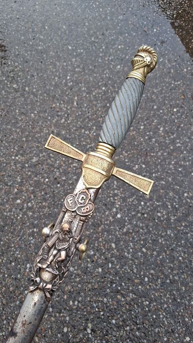 Vand sabie de colecție