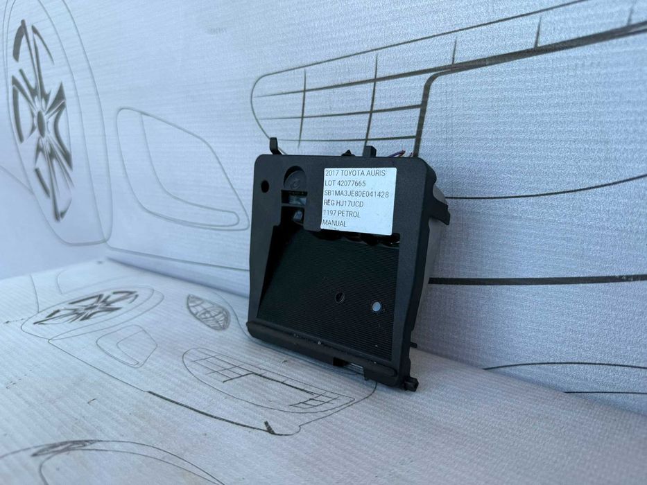 Cameră Frontală Parbriz / Senzor Pre-Collision Toyota Auris 2017 / 2012-2018 Cod OEM 8818102060 (5D2)