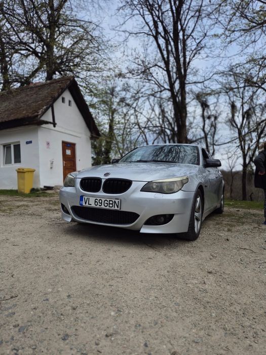 Vand sau schimb  E 60 520i