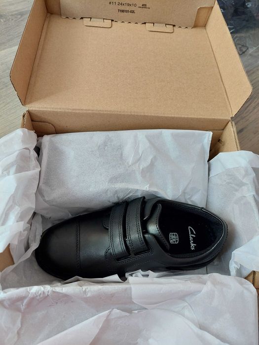 Clarks кожени обувки