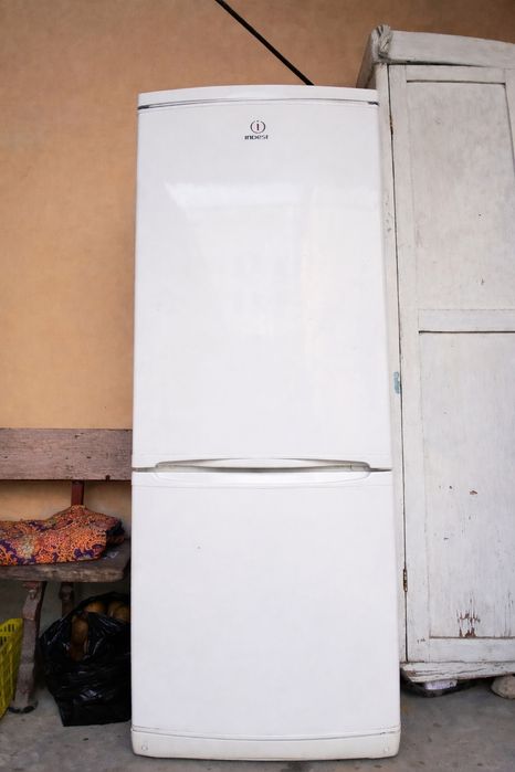 Продаётся газовая плита и холодильник в хорошем рабочем состоянии.
Цен