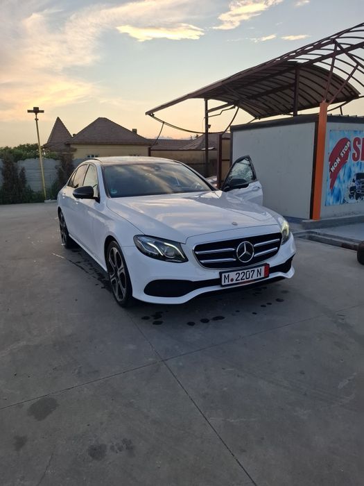 Vând  Mercedes E220