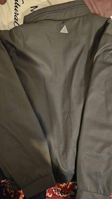 Продам новую куртку