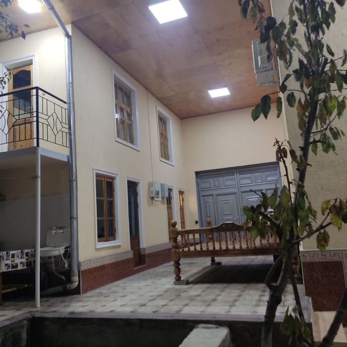 Хазора Спитамен шох кучасида ховли ижарага берилади.