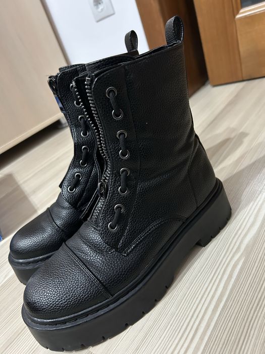 Ghete cu fermoar marimea 39