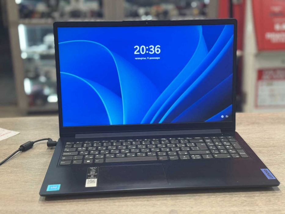 Lenovo IdeaPad 1i 15" – Intel Celeron N4500 / 8GB RAM / 477GB SSD