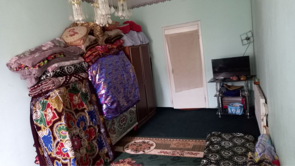 Padezni 2-qavatdan 7-11 -Maktab oldida