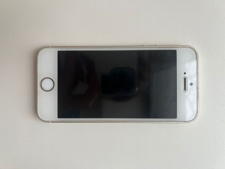 Телефрн Apple IPone 5s