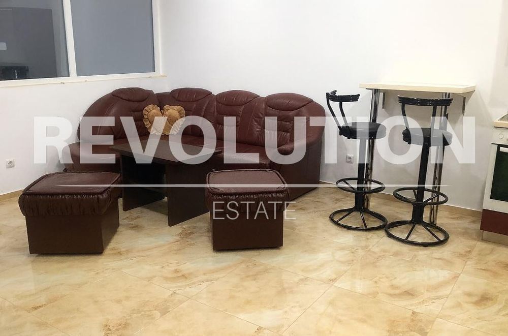 Дава се под наем Тристаен апартамент в Варна, Окръжна болница - 118 кв.м за 525 € - Снимка #2