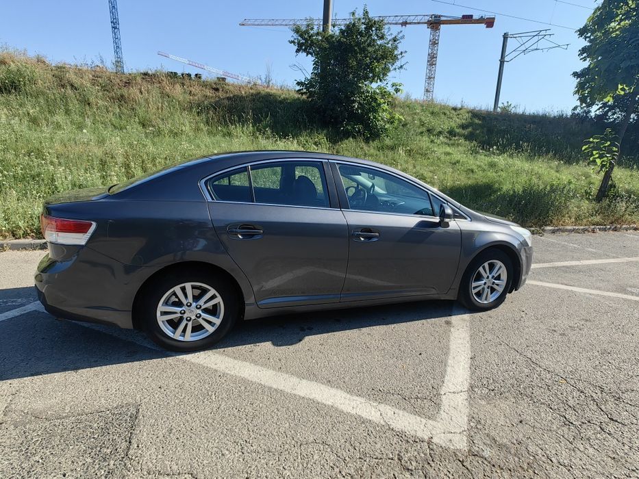 Vând Toyota Avensis T27 sedan 2.0  D-4D