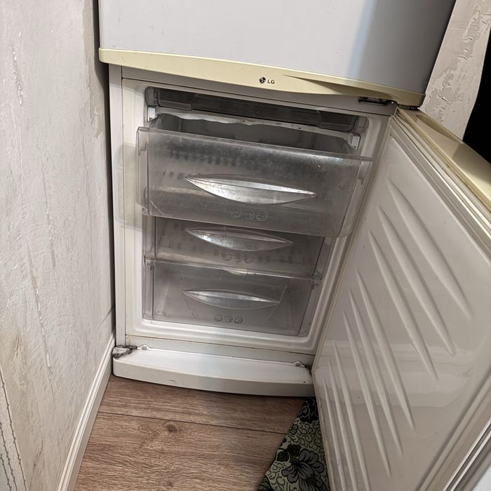 Холодильник робатоет в хорошем состояний