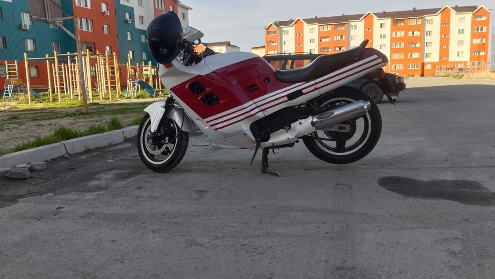 Honda CBR 1000 кубов