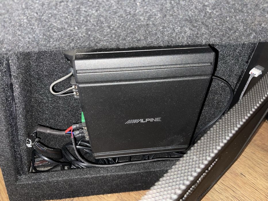 Активен субуфер Alpine SWD-335