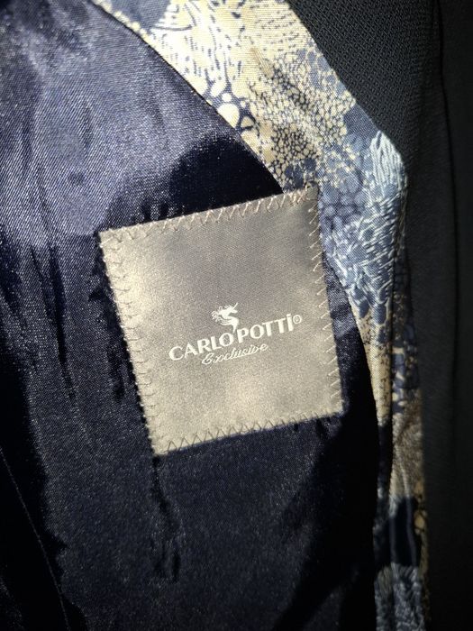 Продаю   костюм.