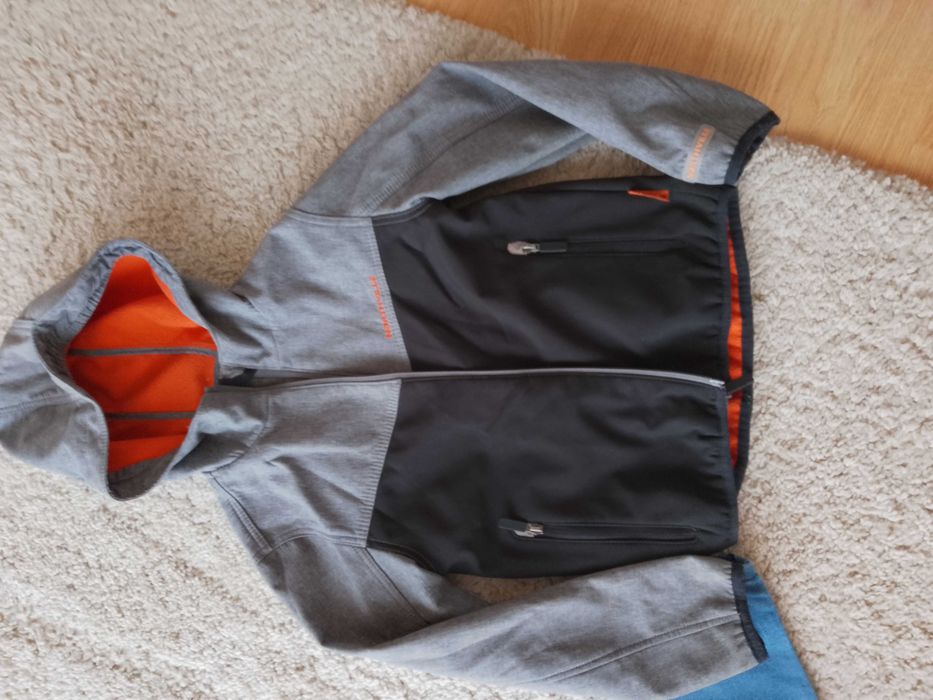 Vând geacă softshell 128