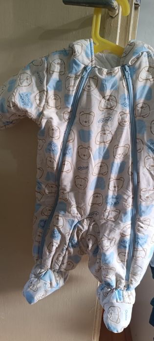 Космонавти/ Бебешки гащеризони