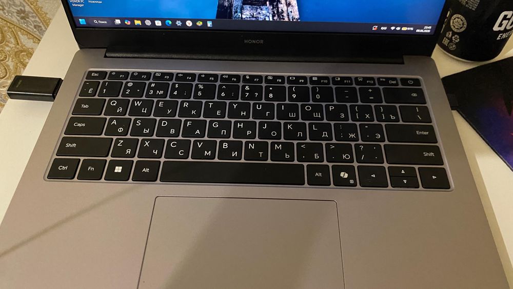 Honor MagicBook X14 2025