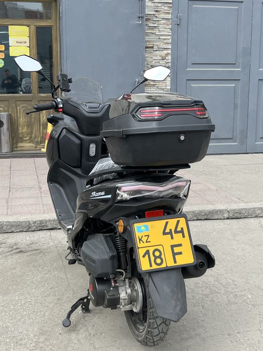 Продам новый Макси скутер