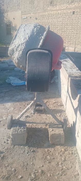 Бетон мешалка сотилади. Факат уй учун ишлатилган. Куп ишлатилмаган.
