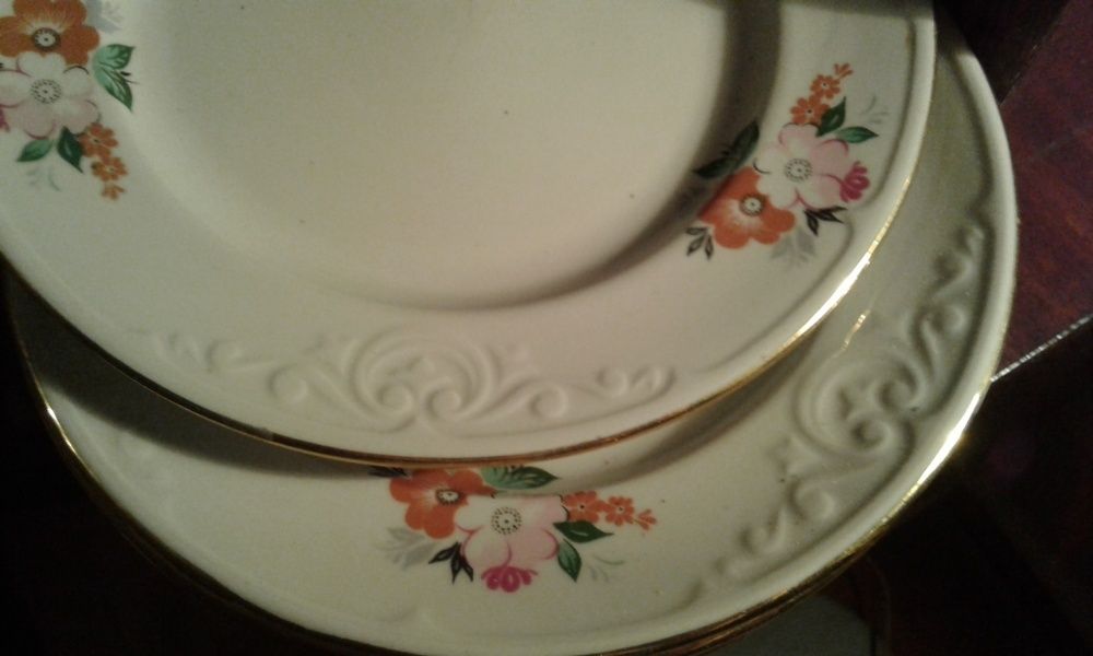 Тарелки новые в наборе.