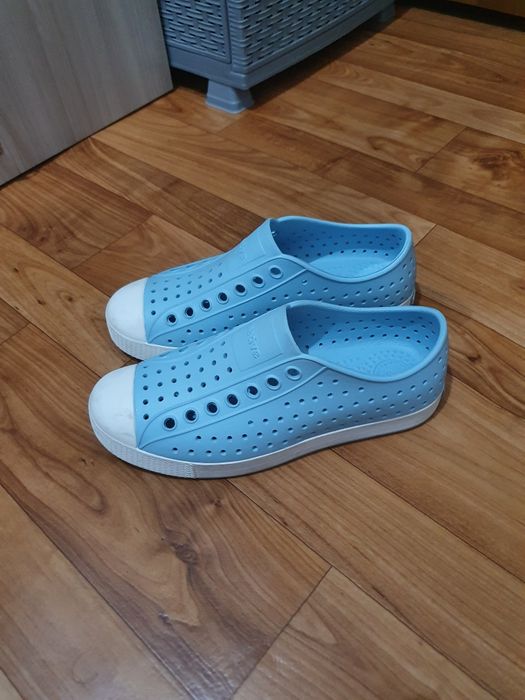 Продам кеды голубые