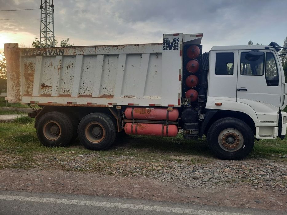 HOWO SINOTRUK
йили 2020
пробег 76 000
завадской газ  8та балон
каробка